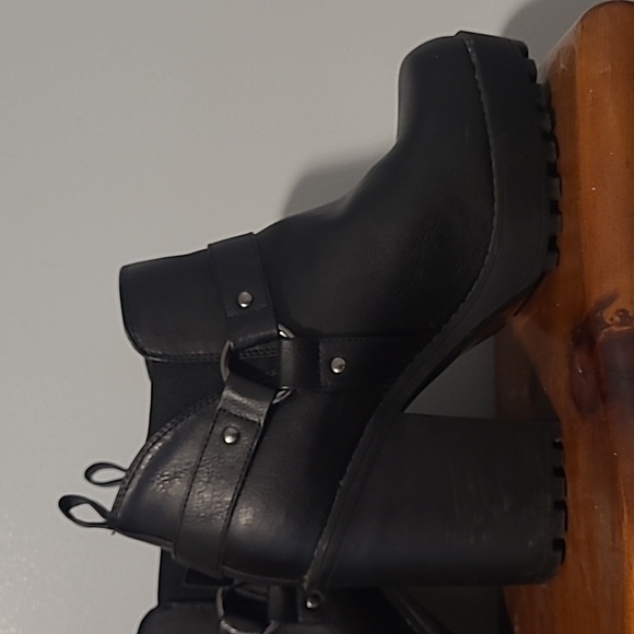 Torrid black platforms size 10W - Picture 7 of 9